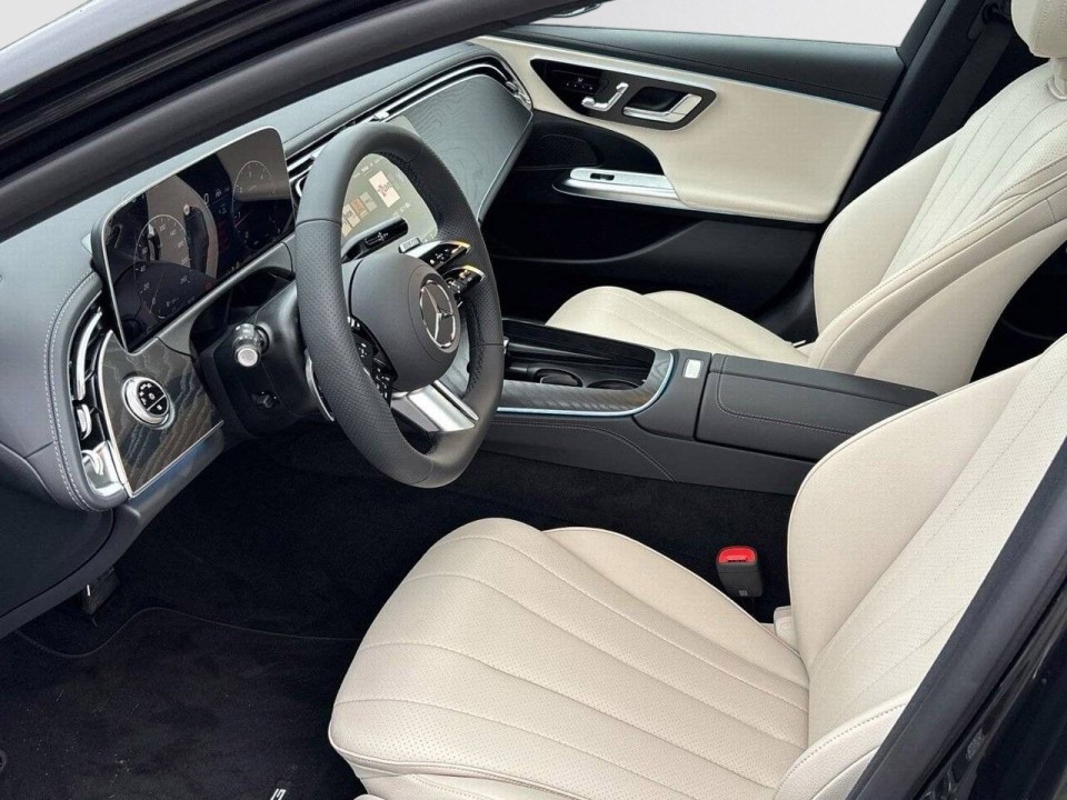 Mercedes-Benz E 220d 4MATIC AMG (5)