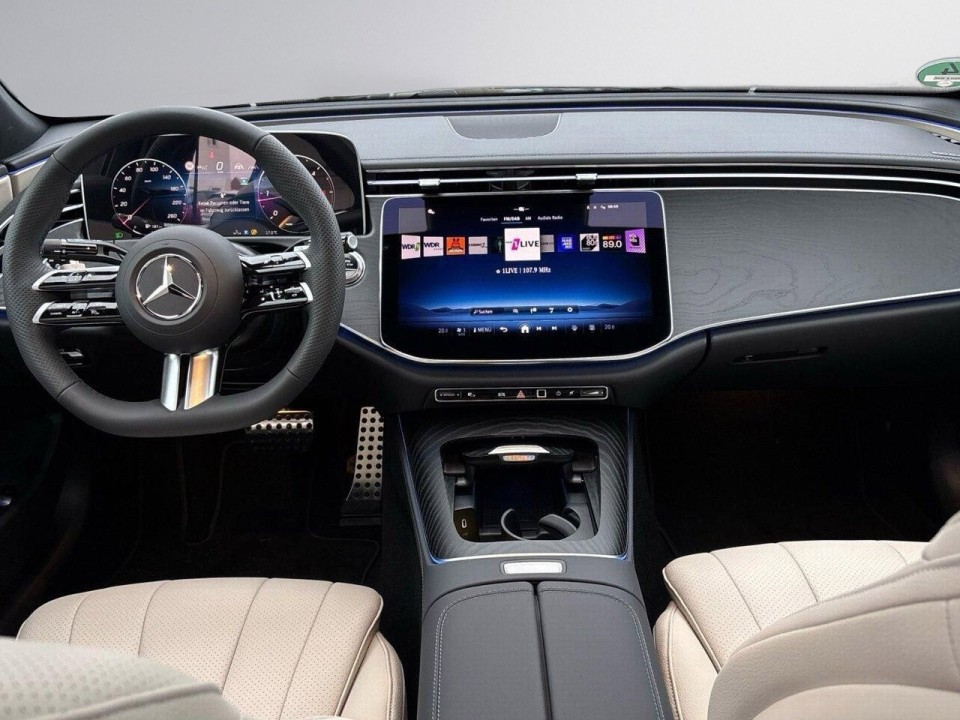 Mercedes-Benz E 220d 4MATIC AMG - foto 6