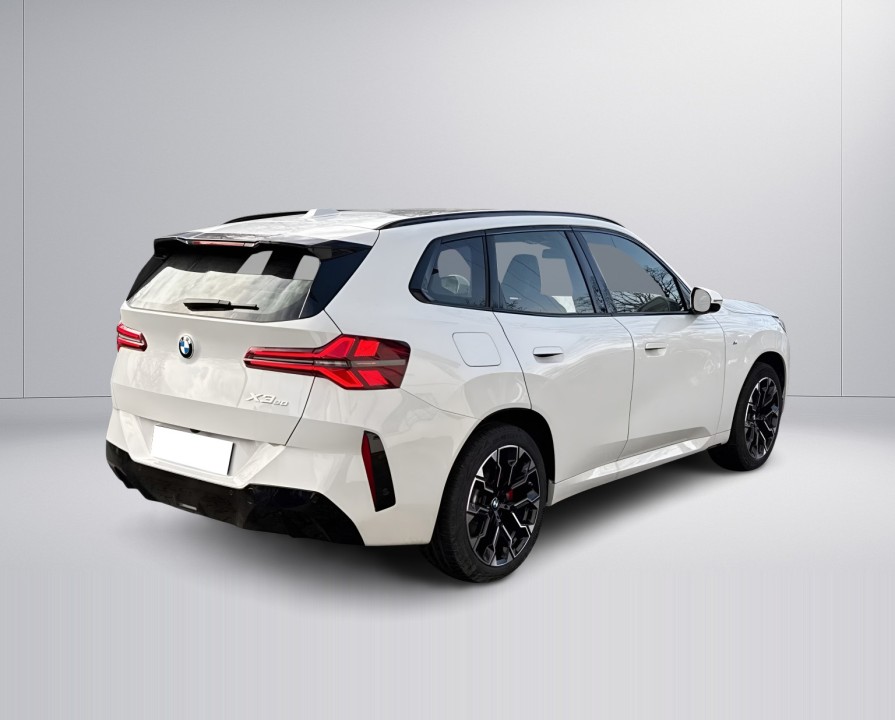 BMW X3 20i xDrive M-SPORT (2)