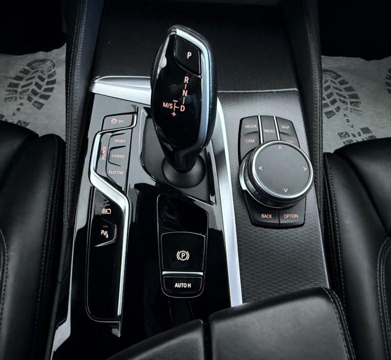 BMW Seria 5 545e xDrive M Sport - foto 14