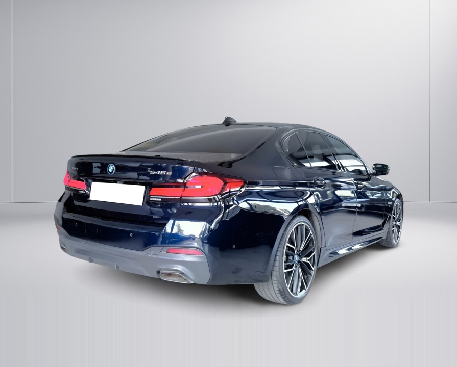 BMW Seria 5 545e xDrive M Sport (2)