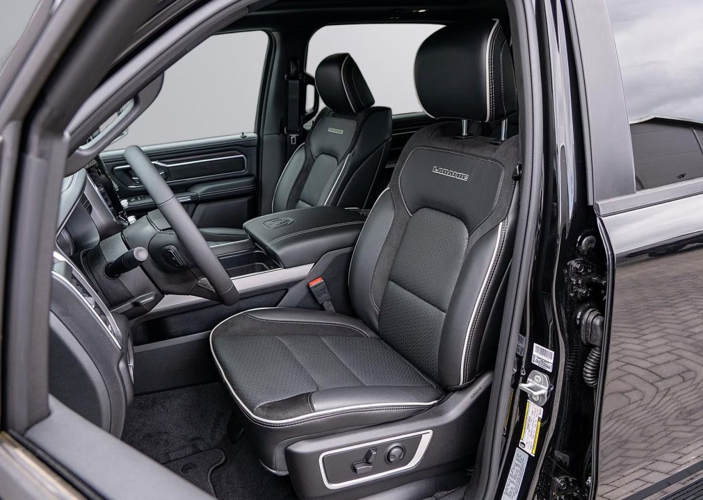 Dodge RAM 1500 Laramie - foto 10
