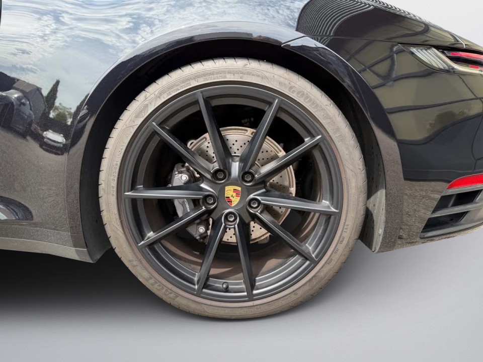 Porsche 911 Carrera 4 Cabriolet - foto 32