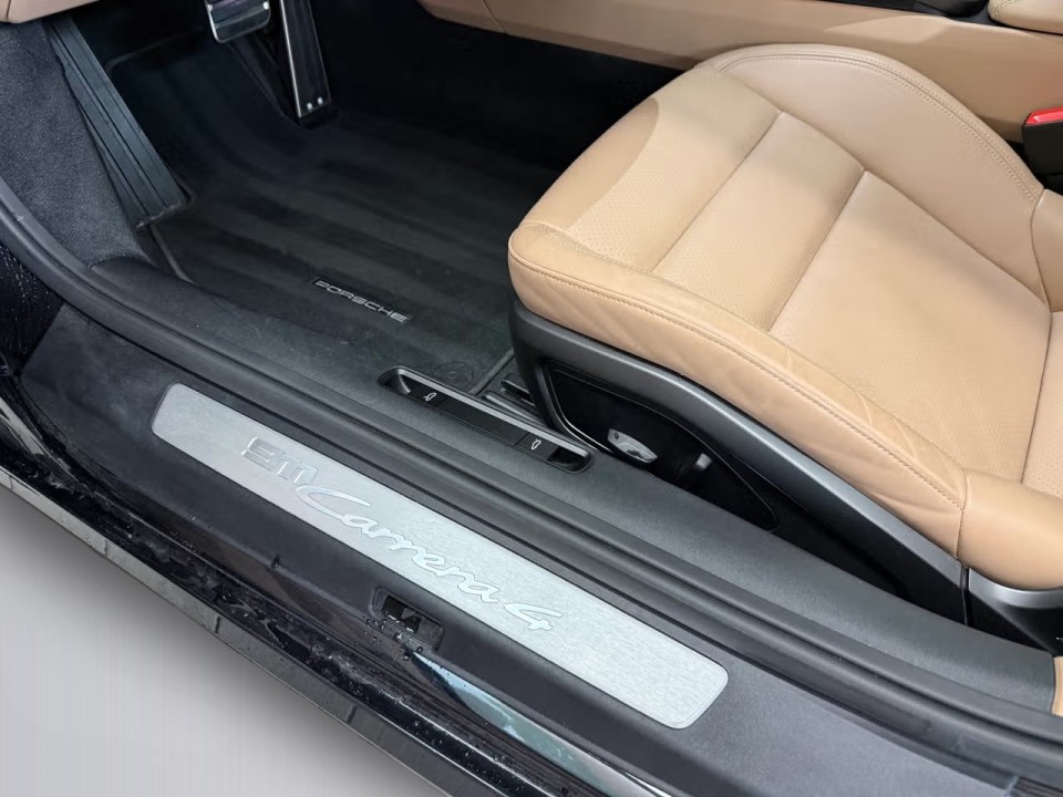 Porsche 911 Carrera 4 Cabriolet - foto 26