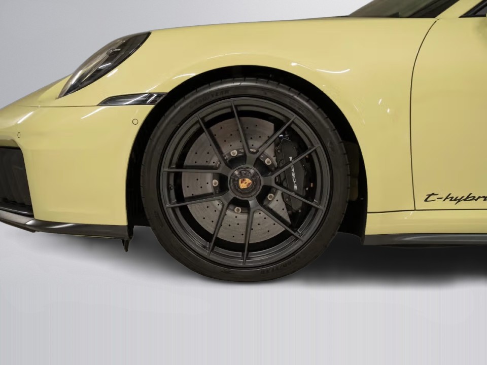 Porsche 911 Carrera GTS - foto 36
