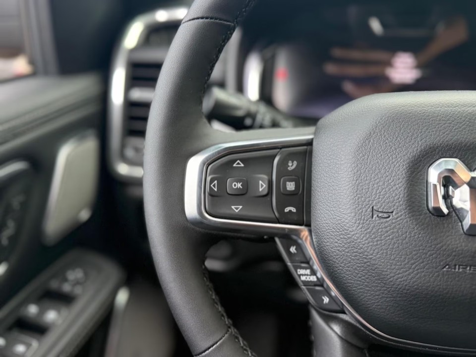 Dodge RAM 1500 Laramie - foto 20