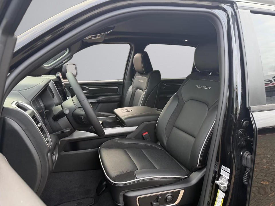 Dodge RAM 1500 Laramie - foto 12