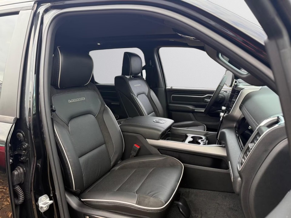 Dodge RAM 1500 Laramie - foto 16