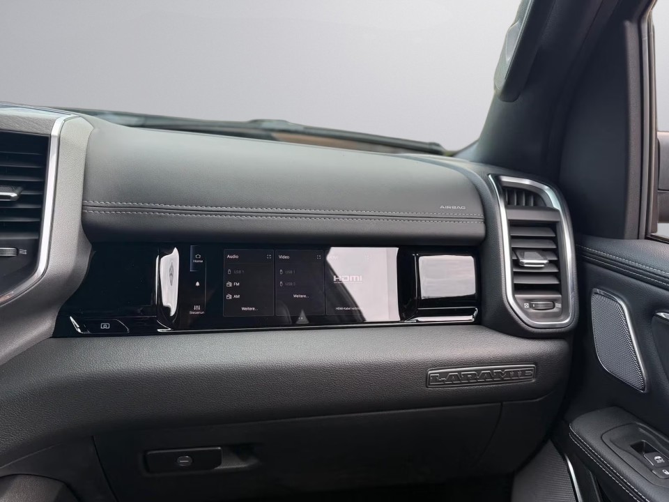Dodge RAM 1500 Laramie - foto 23