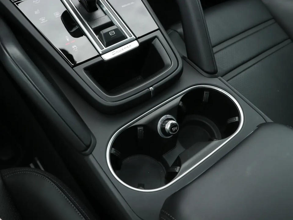Porsche Cayenne Coupe E-Hybrid Platinum Edition - foto 17