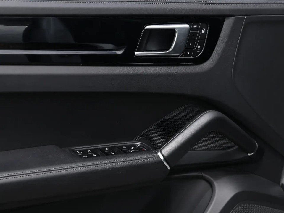Porsche Cayenne Coupe E-Hybrid Platinum Edition - foto 23