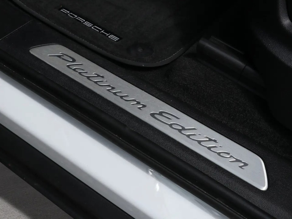 Porsche Cayenne Coupe E-Hybrid Platinum Edition - foto 25