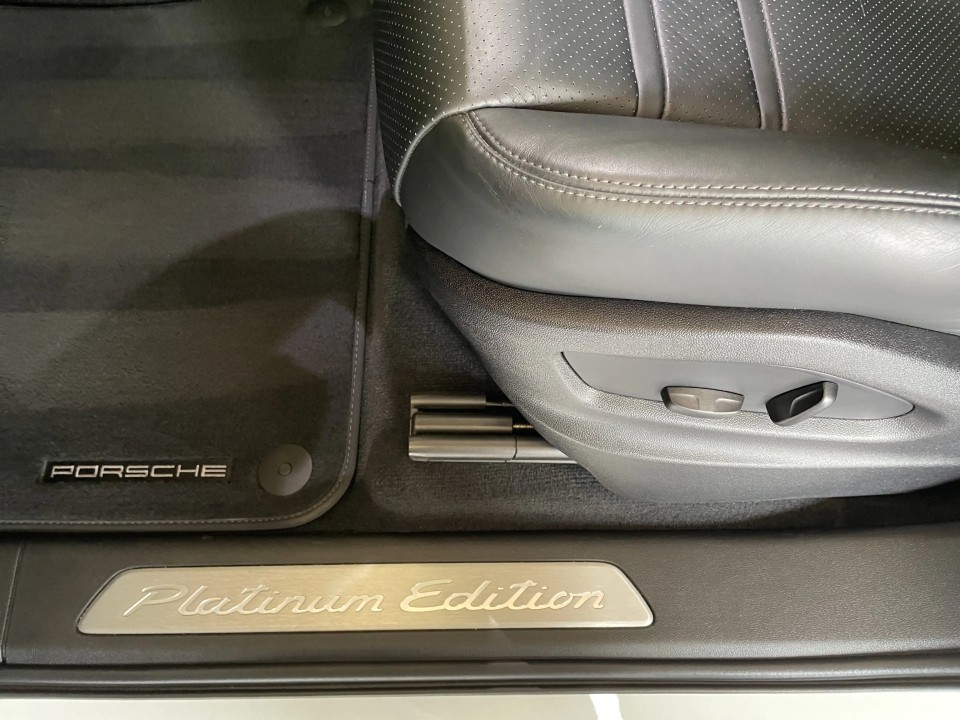 Porsche Cayenne Coupe E-Hybrid Platinum Edition - foto 17