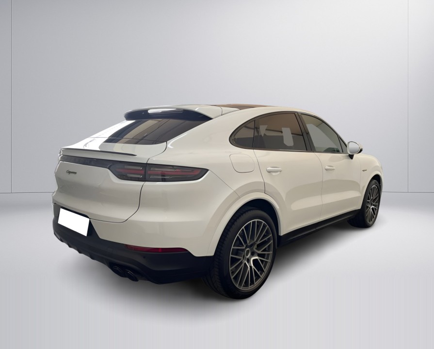 Porsche Cayenne Coupe E-Hybrid Platinum Edition (3)
