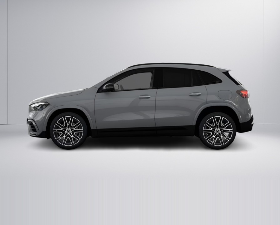 Mercedes-Benz GLA 200 AMG Line - foto 9