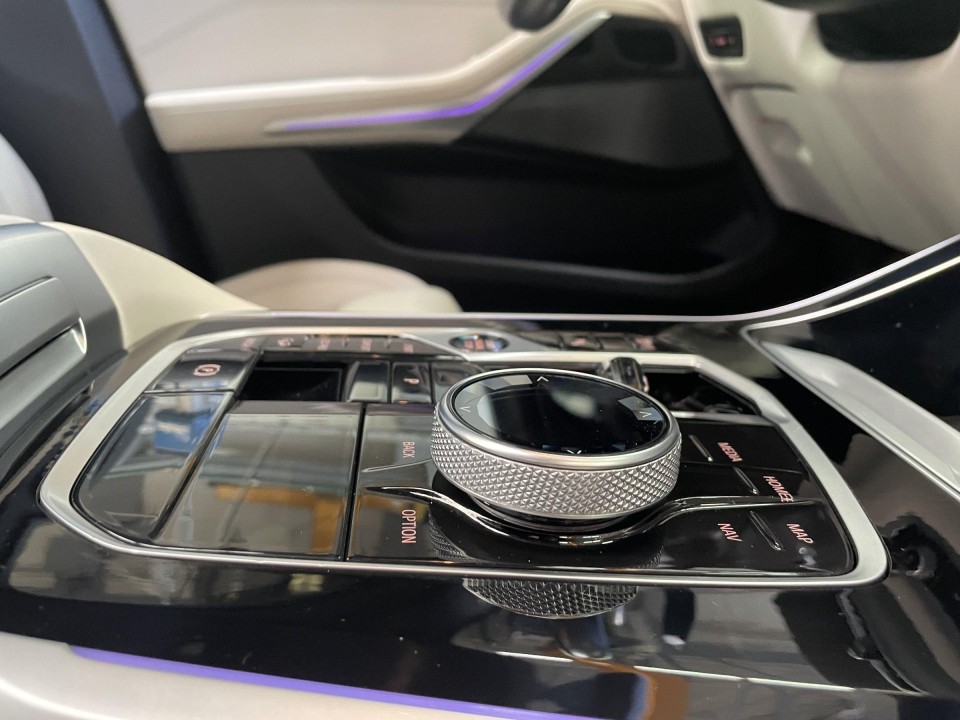 BMW X5 M60i - foto 10
