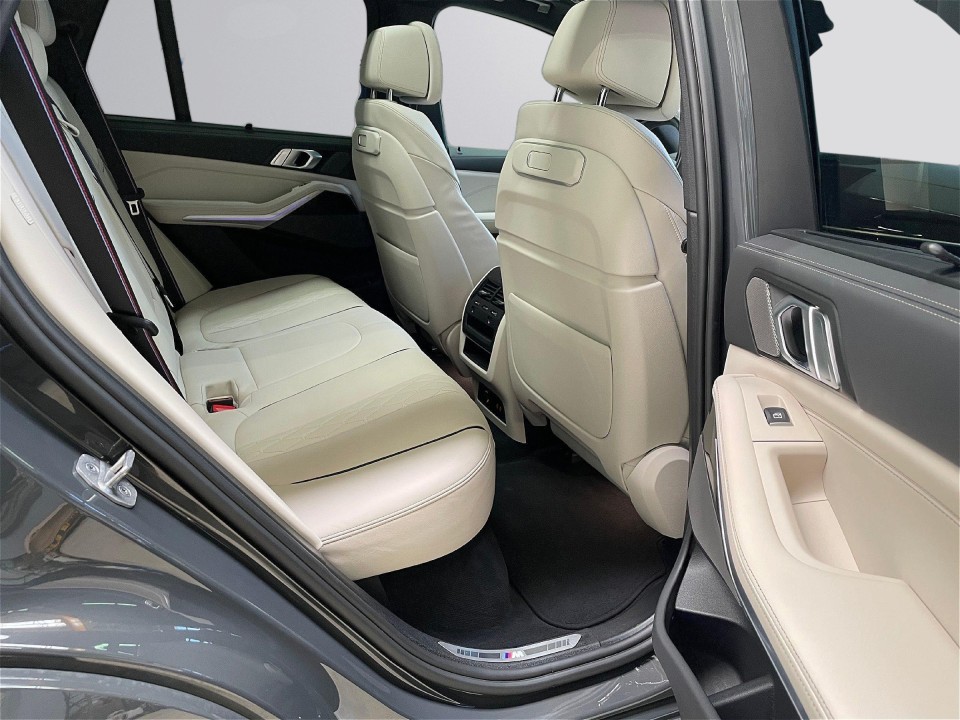 BMW X5 M60i - foto 11