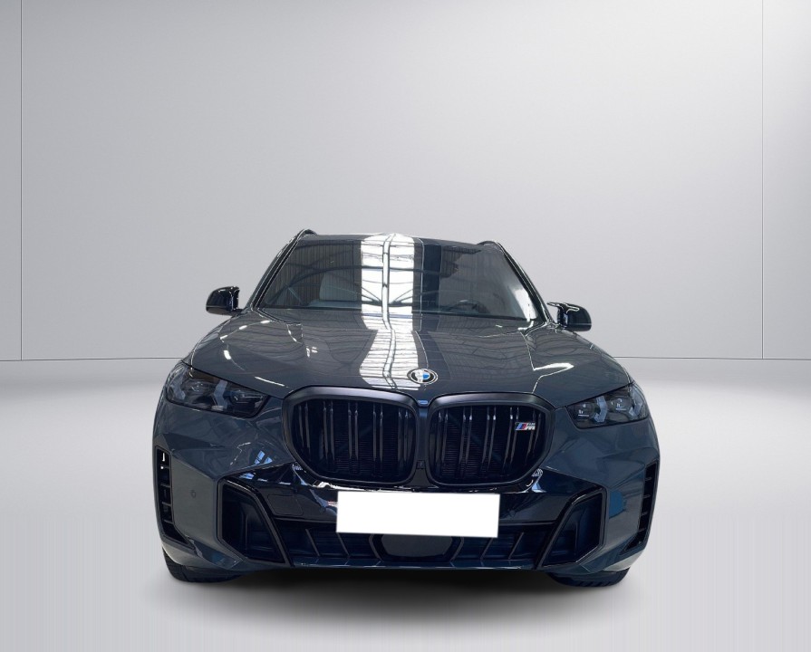 BMW X5 M60i (2)
