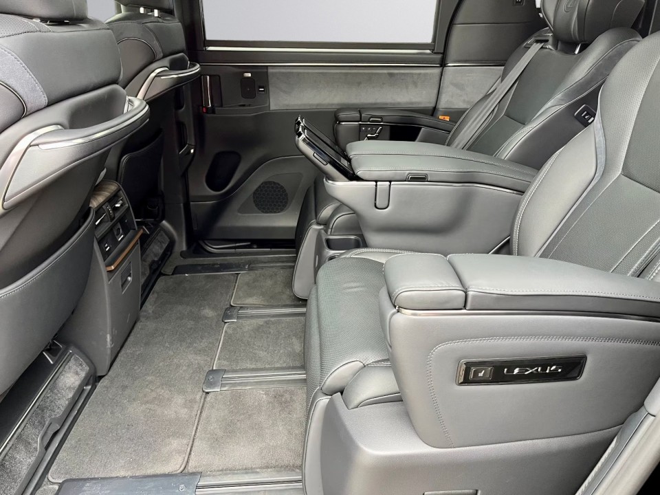 Lexus LM 350h Executive - foto 17