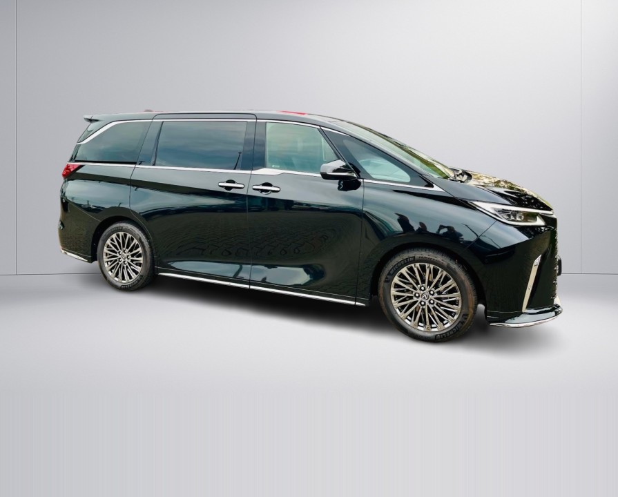 Lexus LM 350h Executive (2)