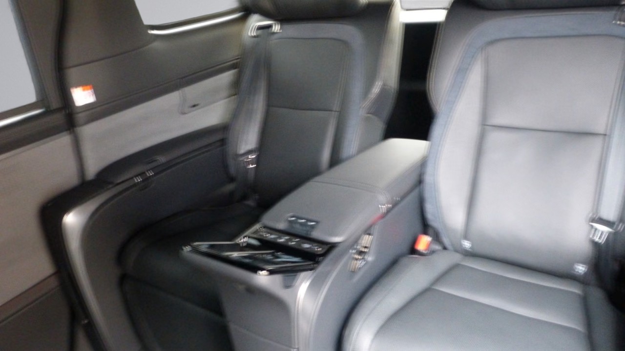 Lexus LM 350h Luxury - foto 15