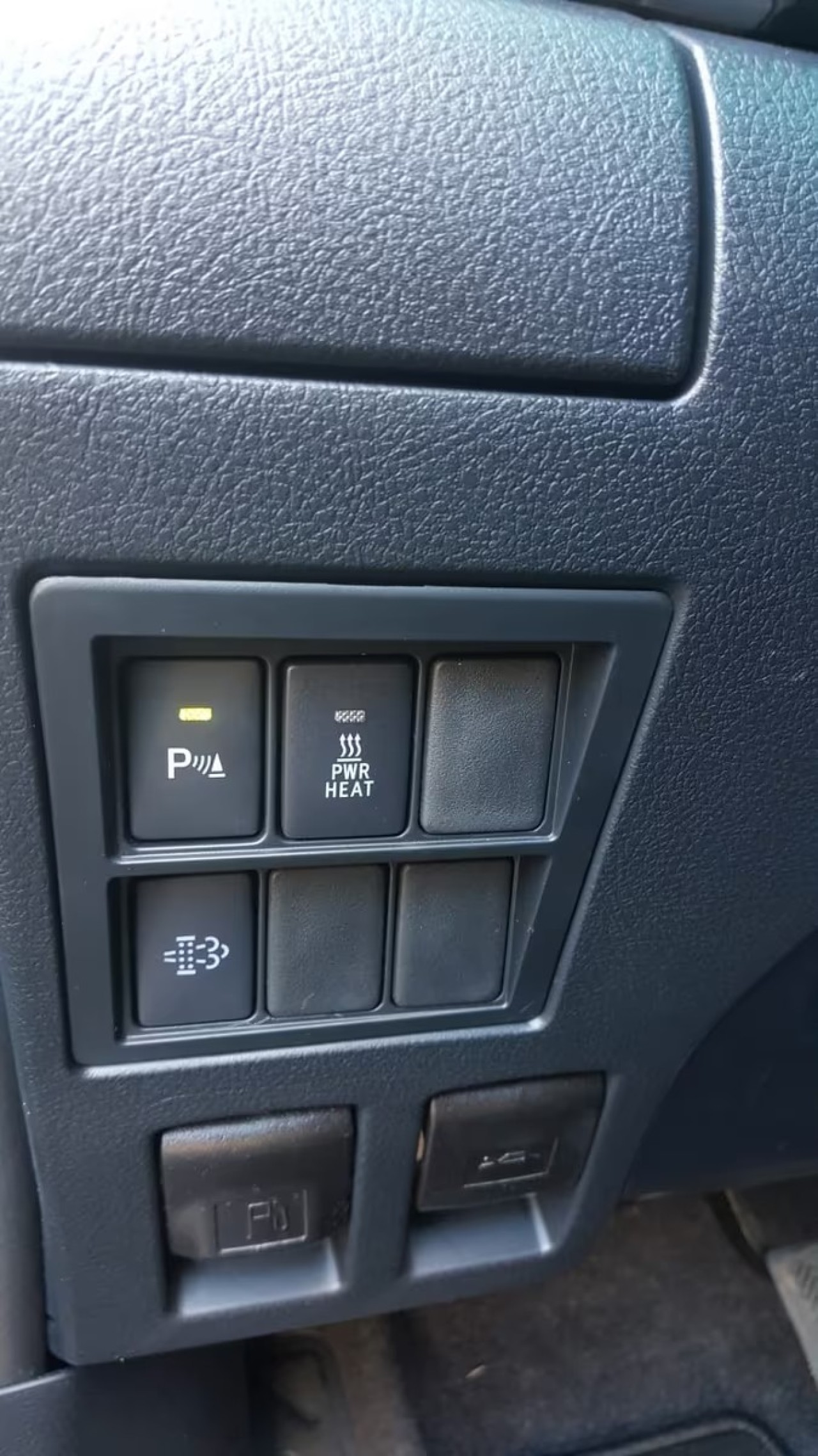Toyota Hilux - foto 17