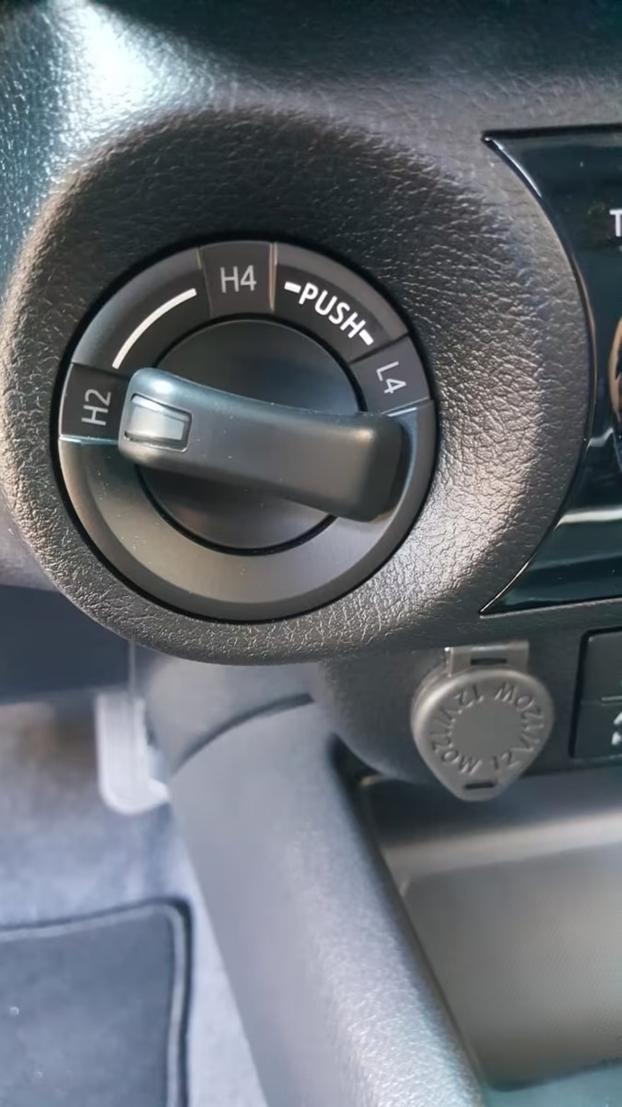 Toyota Hilux - foto 18