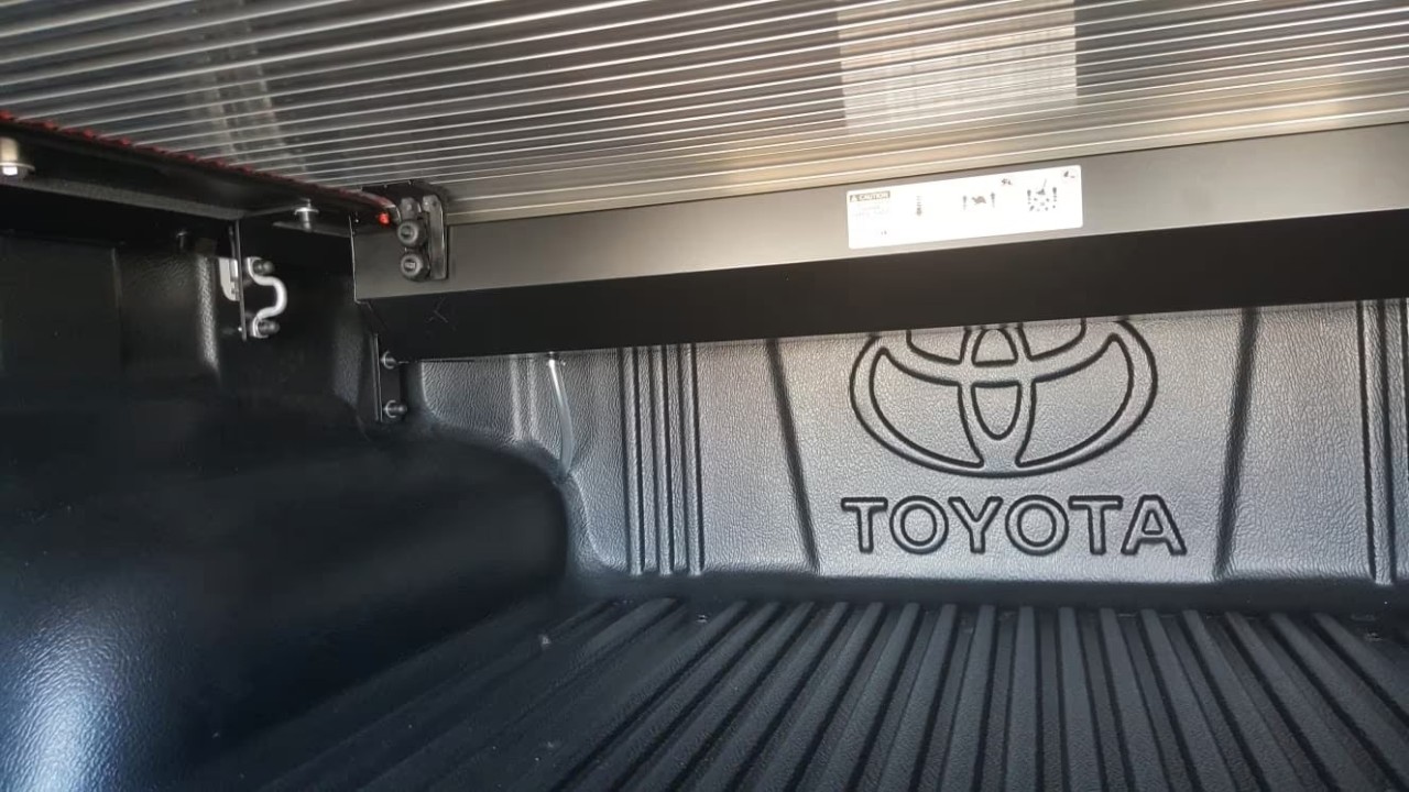 Toyota Hilux - foto 22