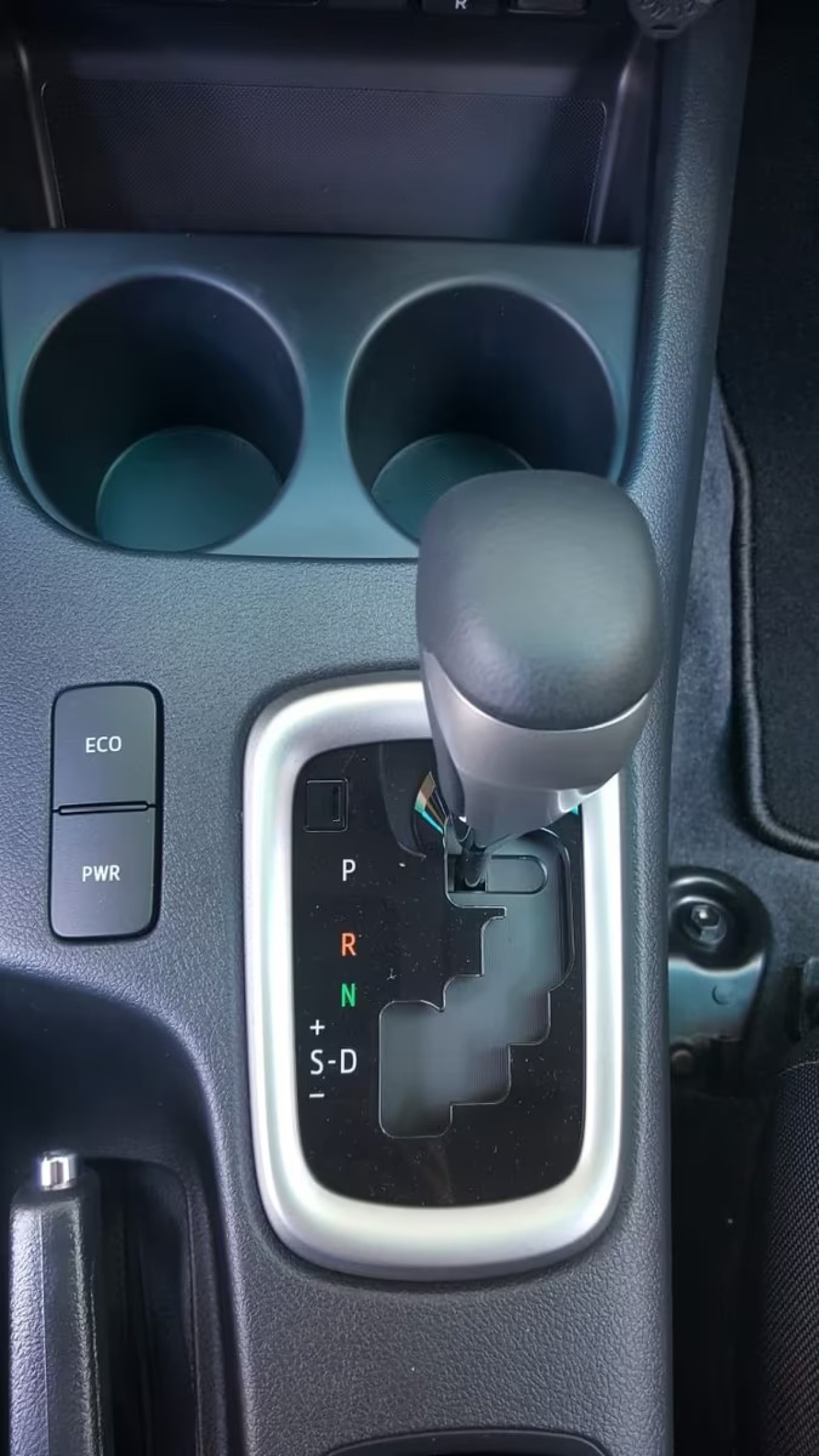 Toyota Hilux - foto 9