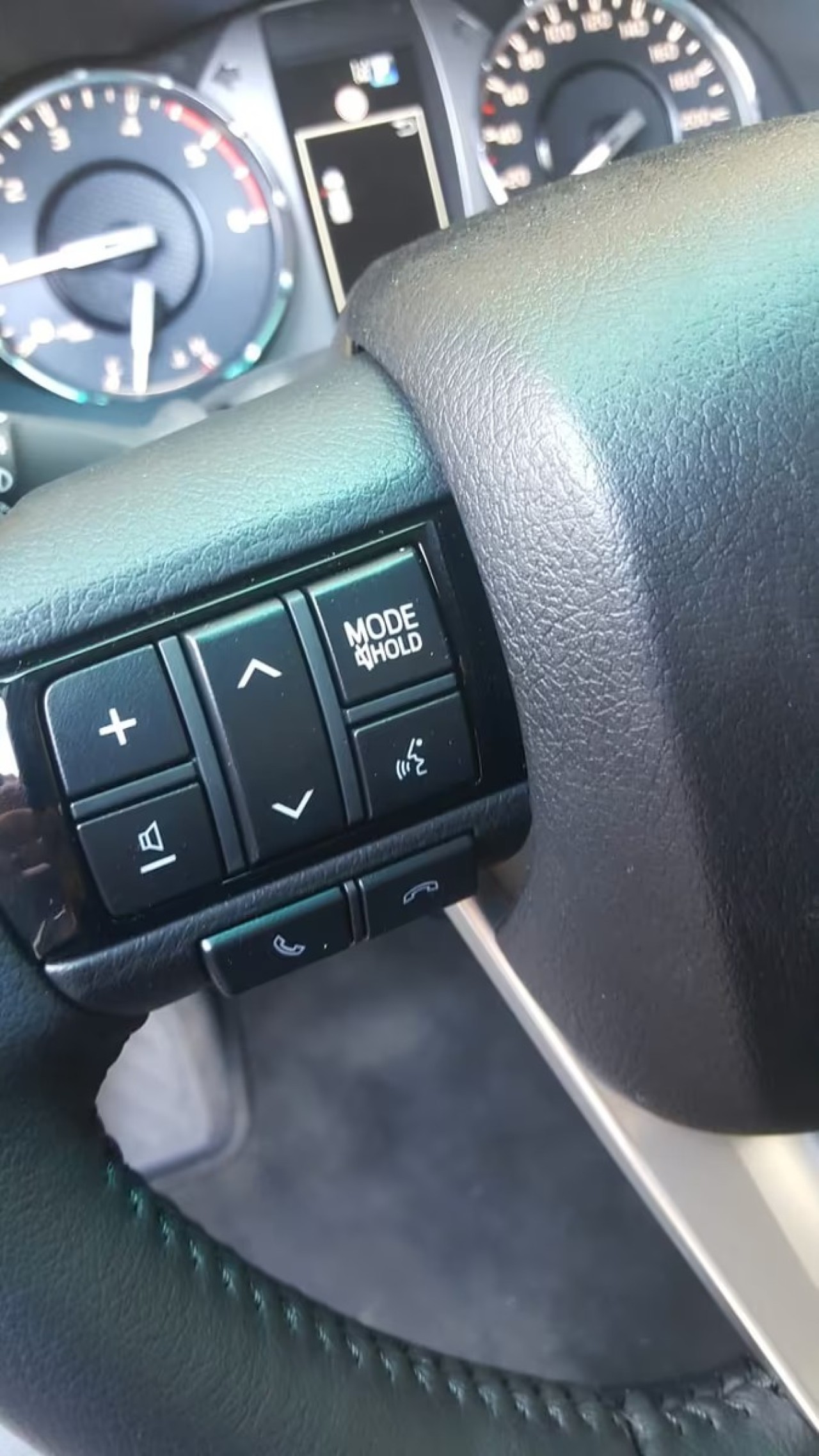 Toyota Hilux - foto 11