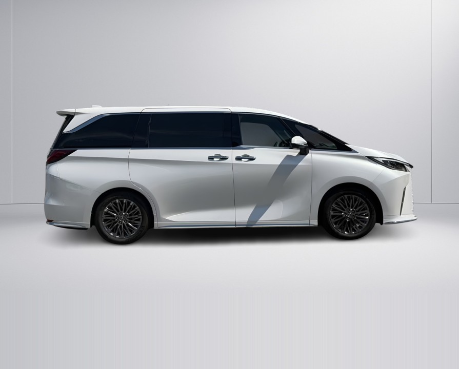 Lexus LM 350h Luxury (2)