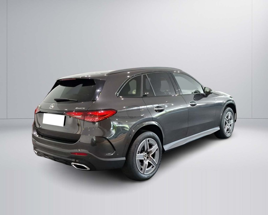Mercedes-Benz GLC 300e 4MATIC (2)