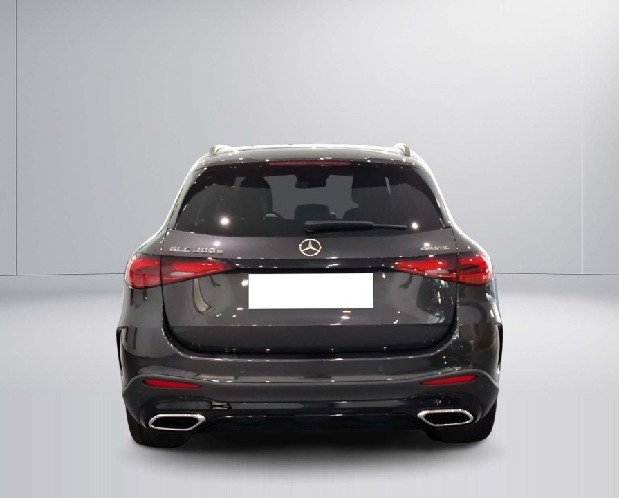 Mercedes-Benz GLC 300e 4MATIC (3)