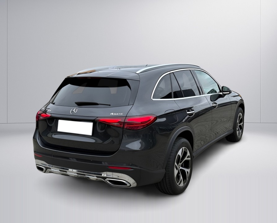 Mercedes-Benz GLC 300e 4MATIC (3)