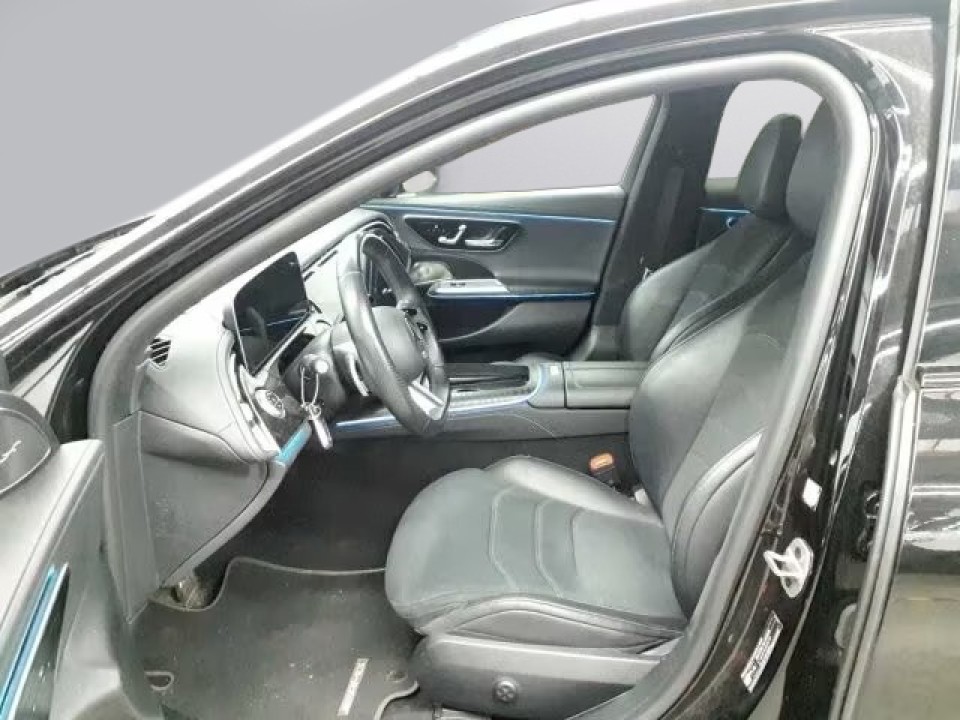 Mercedes-Benz E 300e 4MATIC AMG - foto 11