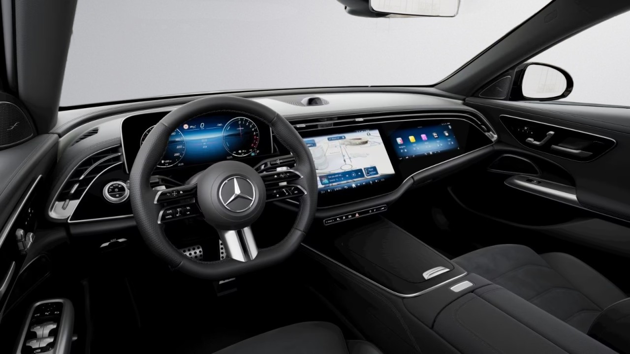Mercedes-Benz E 300e 4MATIC AMG - foto 13