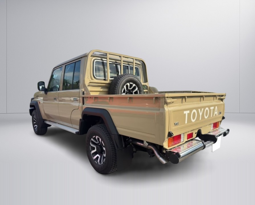 Toyota Land Cruiser GRJ 79 (3)