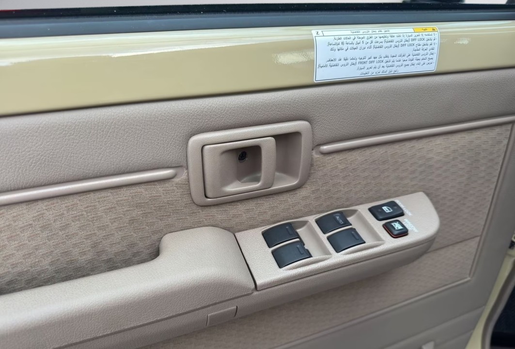 Toyota Land Cruiser GRJ 79 - foto 11