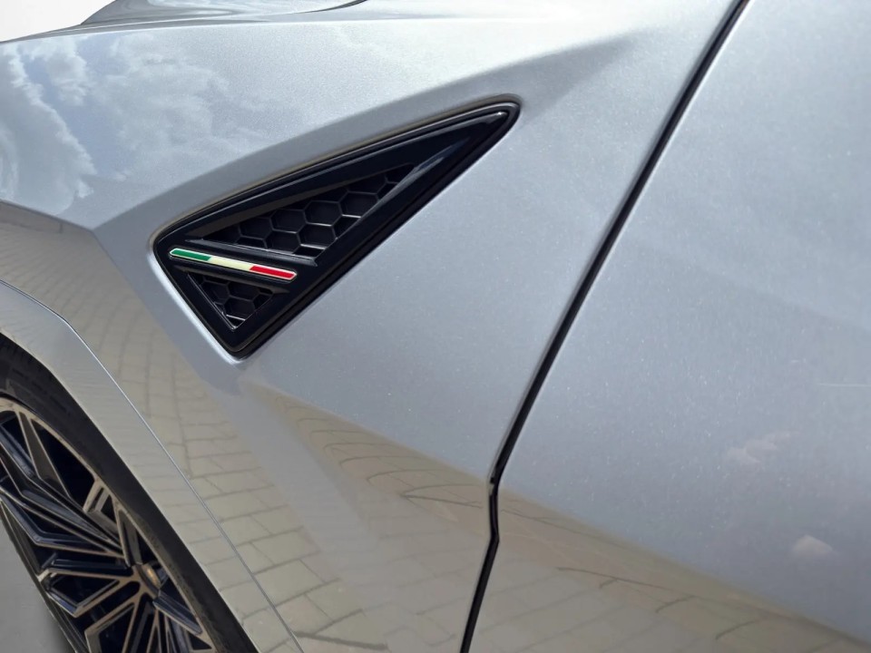 Lamborghini URUS SE - foto 16