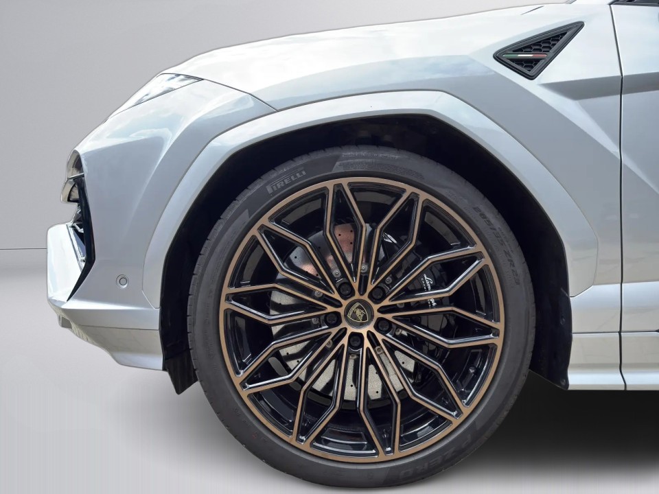 Lamborghini URUS SE - foto 17