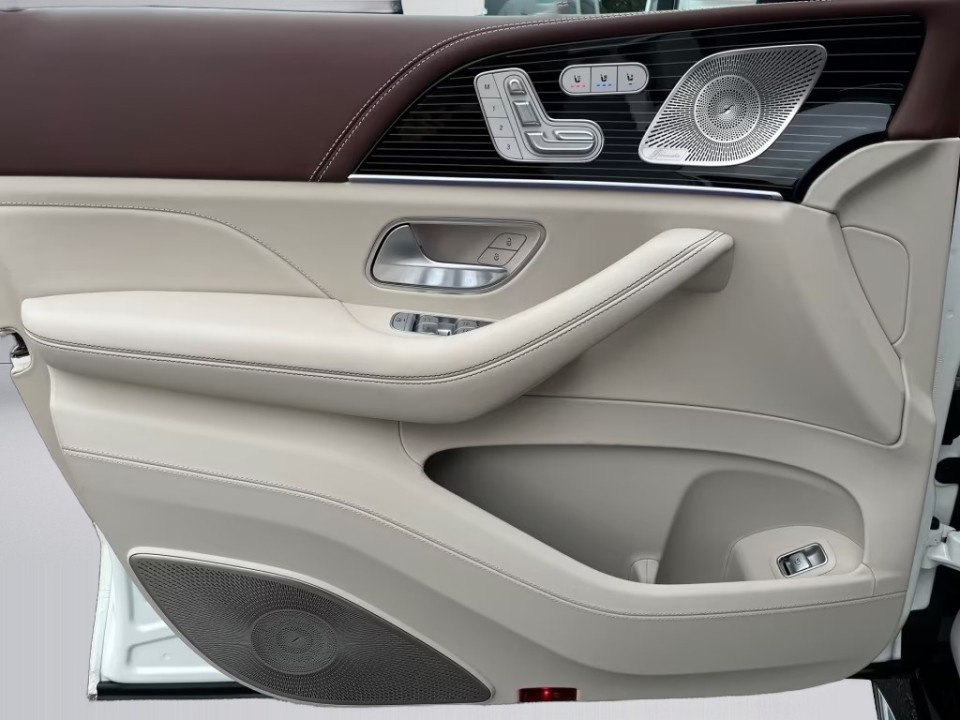 Mercedes-Benz GLS Maybach 600 - foto 23