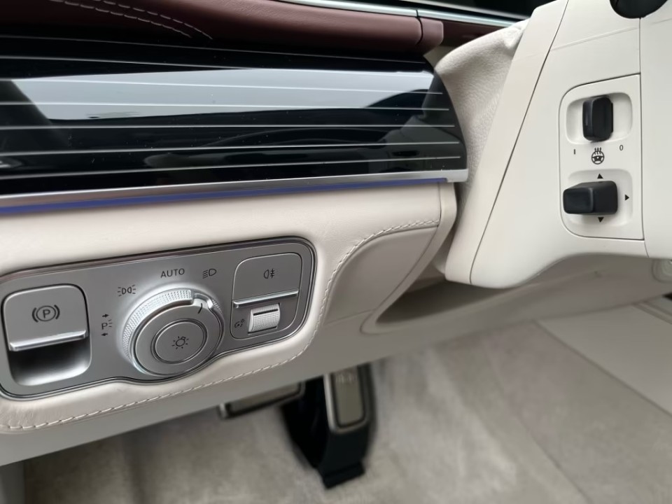 Mercedes-Benz GLS Maybach 600 - foto 20