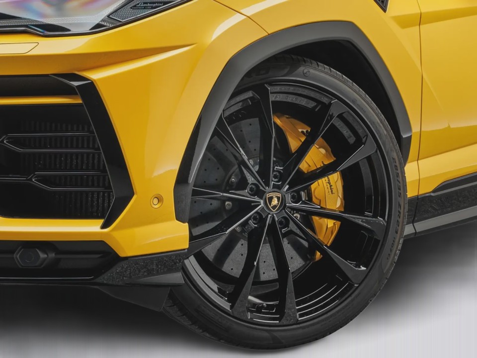 Lamborghini URUS - foto 9