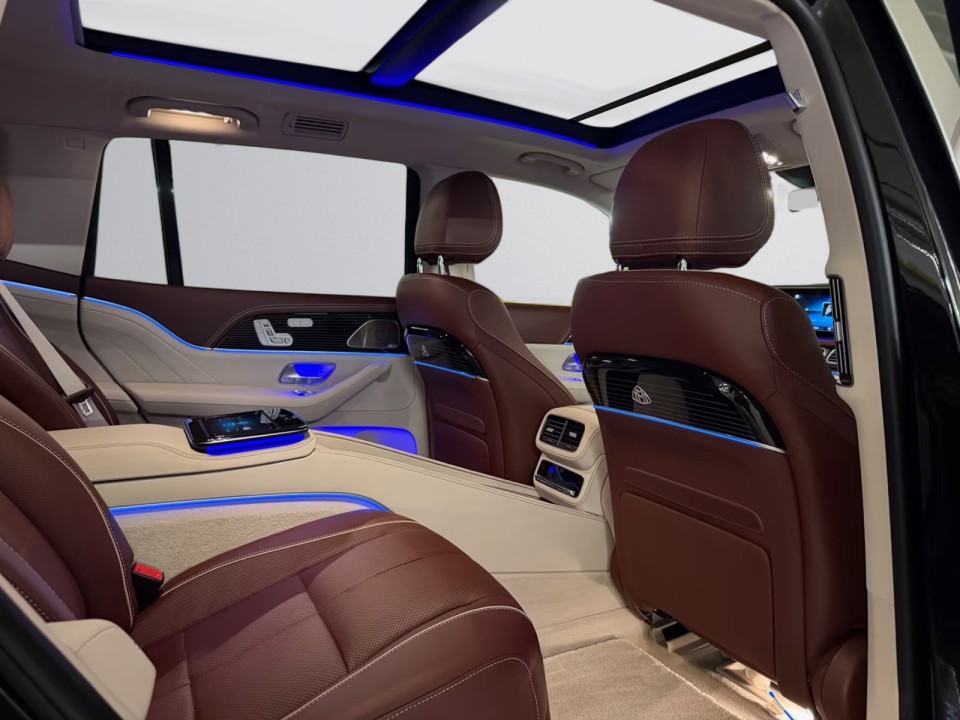 Mercedes-Benz GLS Maybach 600 - foto 11