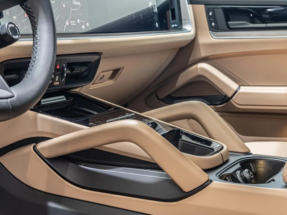 Porsche Cayenne - foto 12