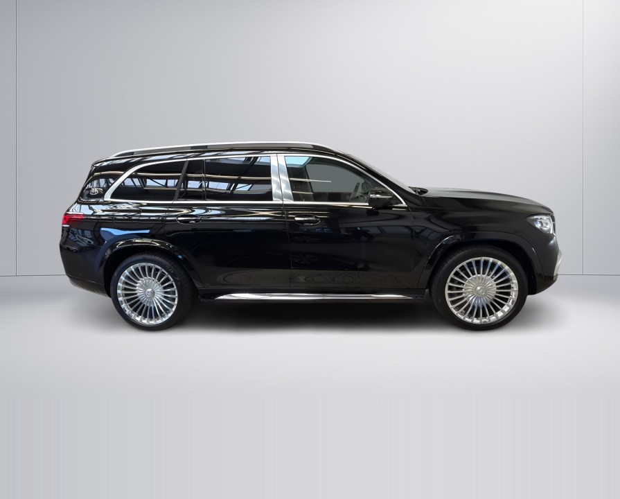 Mercedes-Benz GLS Maybach 600 (2)