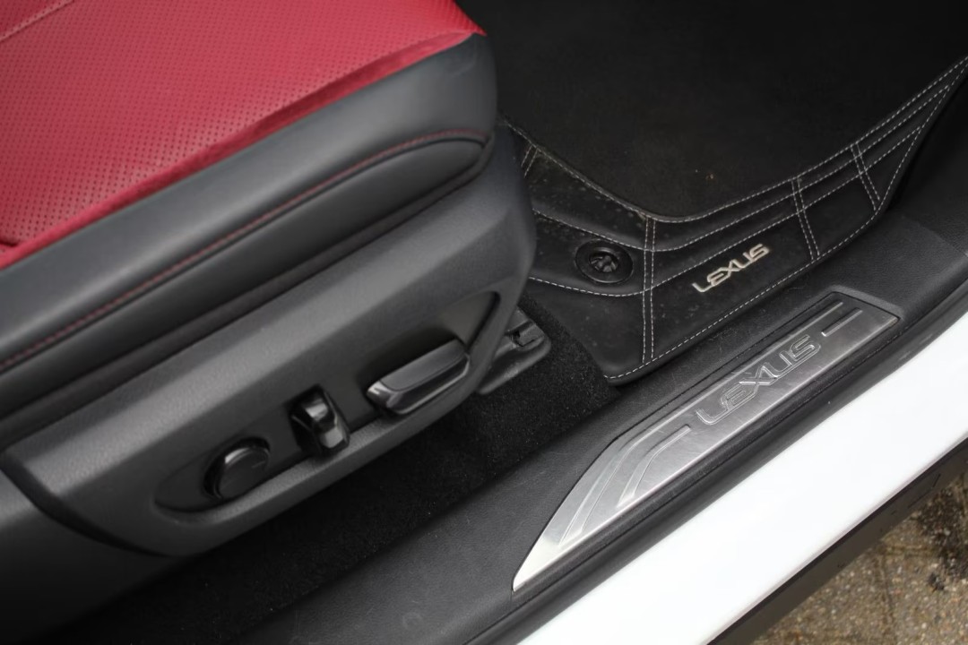 Lexus Seria RX 500h F-Sport - foto 23