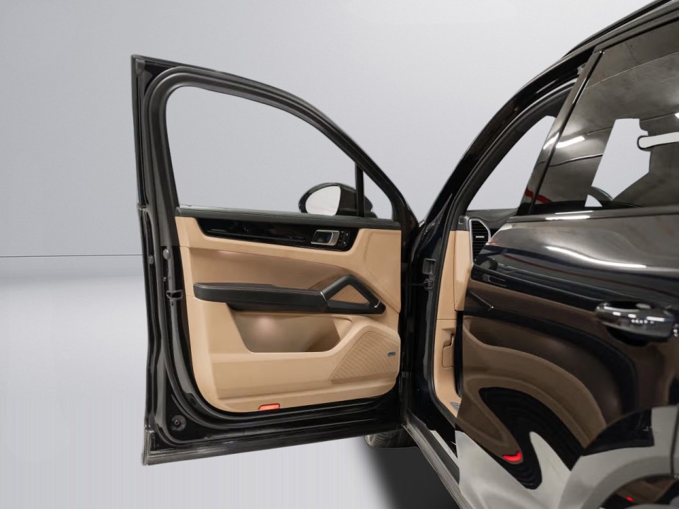 Porsche Cayenne Platinum Edition - foto 22