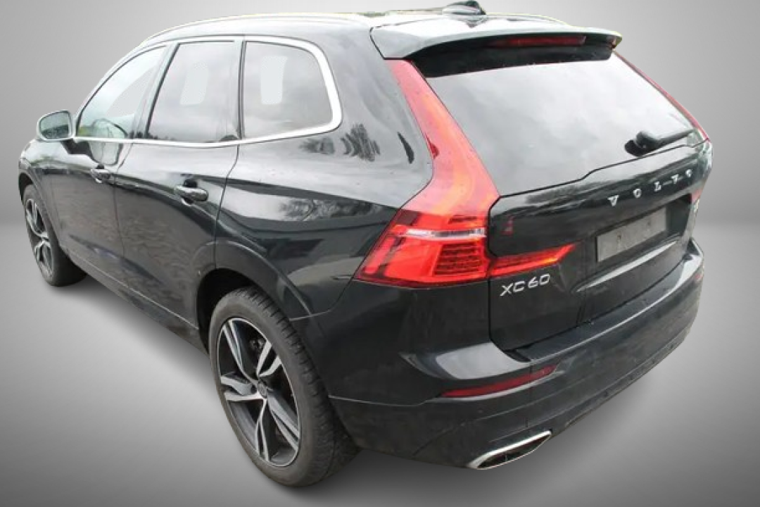 Volvo XC 60 D5 R Design AWD (2)