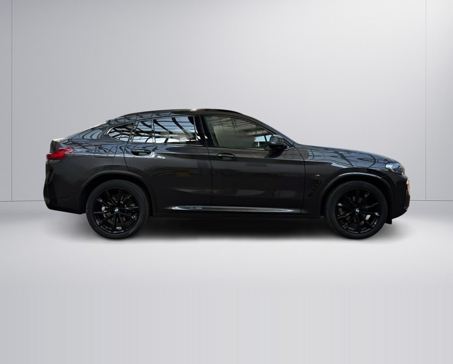 BMW X4 xDrive20d M-Sport (2)